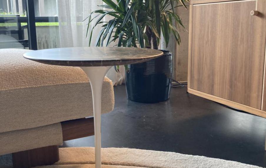 saarinen bijzettafel KNOLL