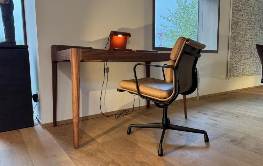 soft pad chair EA208 VITRA