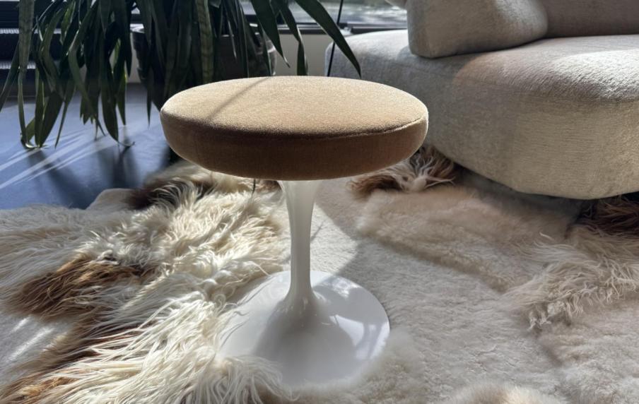 saarinen tulip swivel stool KNOLL