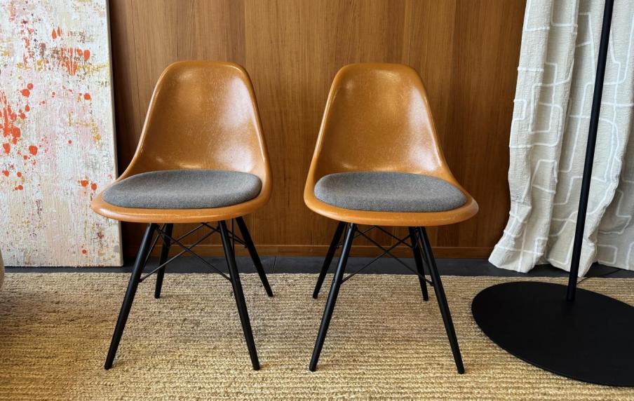 Eames Fiberglass Side Chair DSW